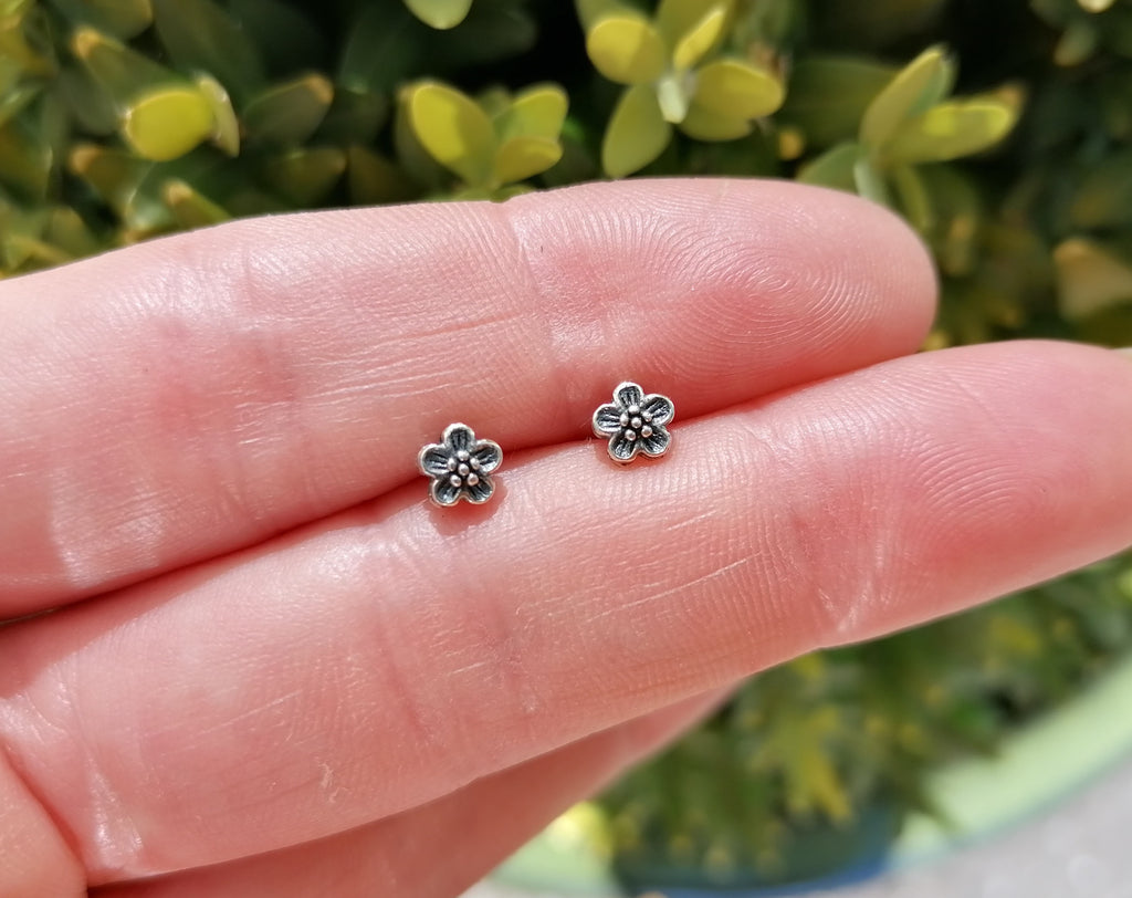 Sterling silver tiny stud earrings deals